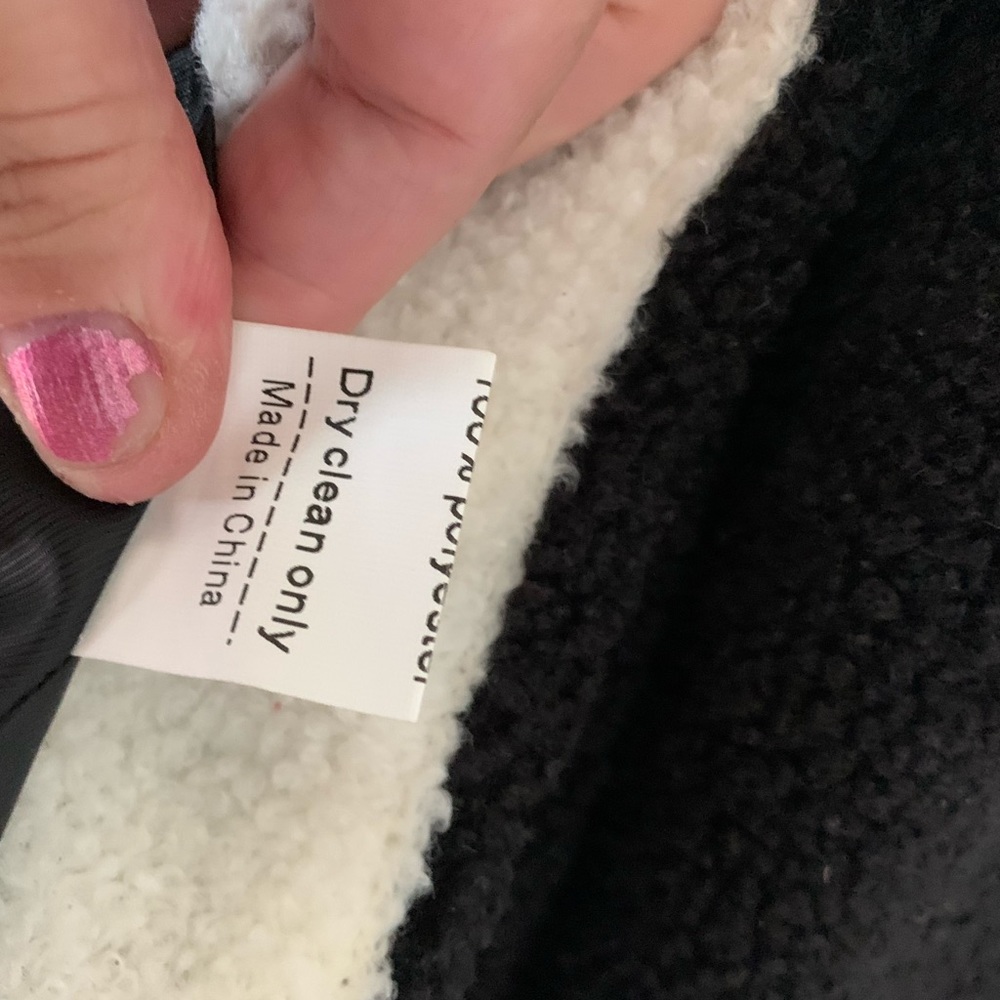 Petit Moments - Zoe Two-Tone Teddy Jacket - Blk/White - 2X - Picture 9 of 9